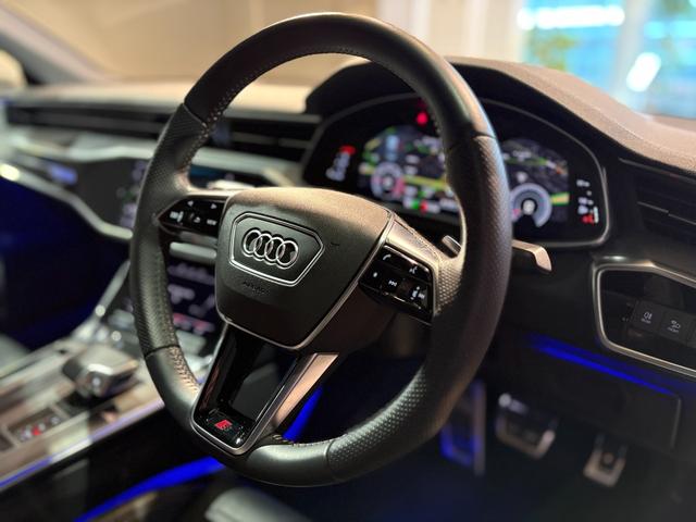 Ａ６ ４０ＴＤＩクワトロスポーツ　Ｓラインパッケージ　ＯＰ２１インチＡＷ　パワークロージングドア　バルコナレザースポーツシート　ワイヤレスチャージ　前後ドラレコ　ＭＭＩナビＴＶ　３６０度カメラ　ＨＤマトリクスＬＥＤライト　電動トランク　１オーナー　禁煙車（9枚目）