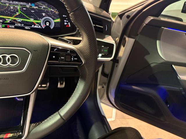 Ａ６ ４０ＴＤＩクワトロスポーツ　Ｓラインパッケージ　ＯＰ２１インチＡＷ　パワークロージングドア　バルコナレザースポーツシート　ワイヤレスチャージ　前後ドラレコ　ＭＭＩナビＴＶ　３６０度カメラ　ＨＤマトリクスＬＥＤライト　電動トランク　１オーナー　禁煙車（11枚目）