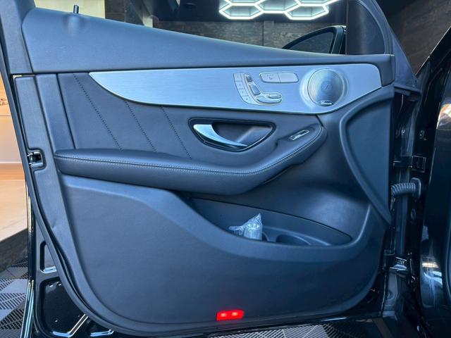 GLC GLC220d 4マチッククーペスポーツ(本革仕様) パノラマサンルーフ パナメリカーナグリル ブルメスターサウンド カーテシライト レザーエクスクルーシブ エアバランスパッケージ レーダーセーフティパッケージ アンビエントライト 360度モニター(29枚目)