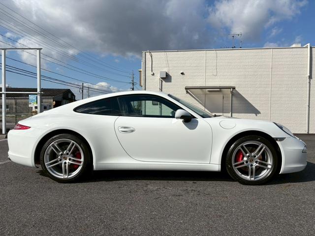 ９１１ ９１１カレラ　スポーツクロノ　スポーツエグゾースト　純正ナビ　バックカメラ　ＥＴＣ　ブラックレザーシート　シートヒーター　ＬＥＤヘッド　ＰＡＤＭ当社対策済み　車検令和９年１０月まで（7枚目）