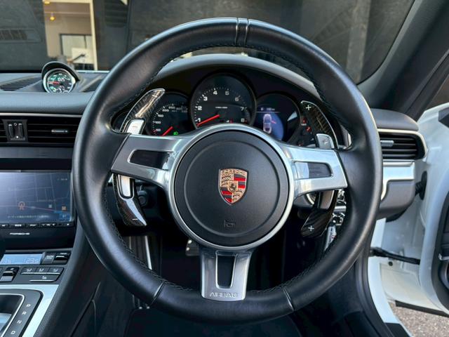 ９１１ ９１１カレラ　スポーツクロノ　スポーツエグゾースト　純正ナビ　バックカメラ　ＥＴＣ　ブラックレザーシート　シートヒーター　ＬＥＤヘッド　ＰＡＤＭ当社対策済み　車検令和９年１０月まで（12枚目）