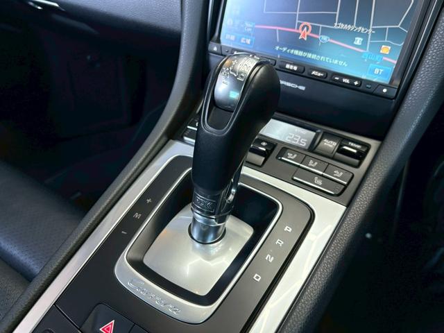 ９１１ ９１１カレラ　スポーツクロノ　スポーツエグゾースト　純正ナビ　バックカメラ　ＥＴＣ　ブラックレザーシート　シートヒーター　ＬＥＤヘッド　ＰＡＤＭ当社対策済み　車検令和９年１０月まで（22枚目）