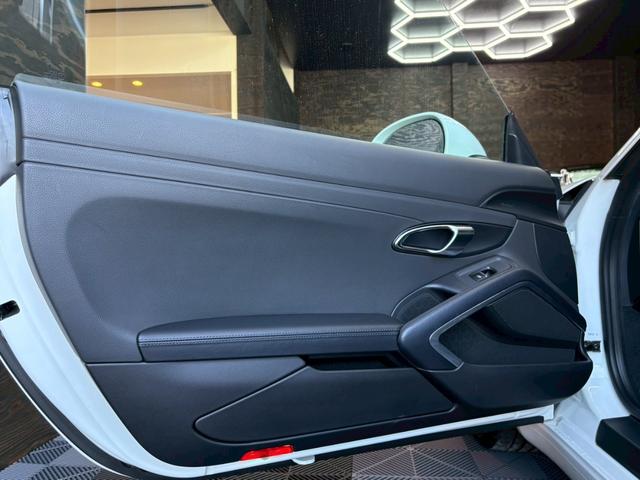 ９１１ ９１１カレラ　スポーツクロノ　スポーツエグゾースト　純正ナビ　バックカメラ　ＥＴＣ　ブラックレザーシート　シートヒーター　ＬＥＤヘッド　ＰＡＤＭ当社対策済み　車検令和９年１０月まで（37枚目）