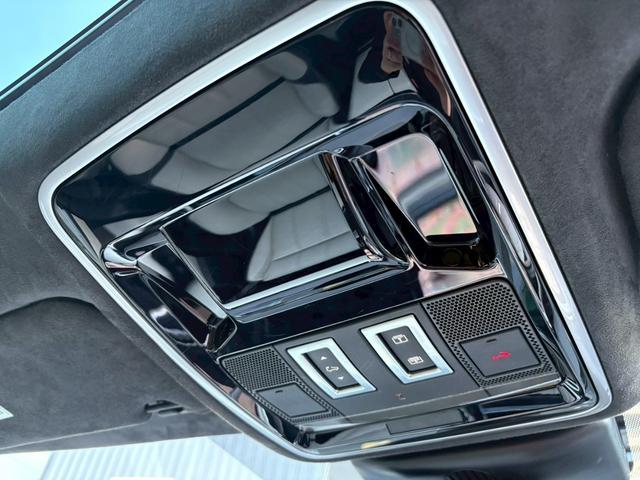 レンジローバーヴェラール ファーストエディション　パノラマガラスルーフ　ＭＥＲＩＤＩＡＮサウンド　専用２２インチＡＷ　マッサージ機能付き　シートヒーター・ベンチレーション　第三者機関査定実施済み　鑑定書付き　正規ディーラー点検記録簿　ＥＴＣ２．０（29枚目）