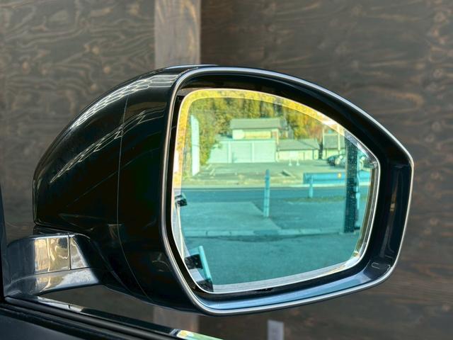 レンジローバーヴェラール ファーストエディション　パノラマガラスルーフ　ＭＥＲＩＤＩＡＮサウンド　専用２２インチＡＷ　マッサージ機能付き　シートヒーター・ベンチレーション　第三者機関査定実施済み　鑑定書付き　正規ディーラー点検記録簿　ＥＴＣ２．０（38枚目）