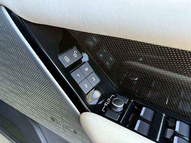 レンジローバーヴェラール ファーストエディション　パノラマガラスルーフ　ＭＥＲＩＤＩＡＮサウンド　専用２２インチＡＷ　マッサージ機能付き　シートヒーター・ベンチレーション　第三者機関査定実施済み　鑑定書付き　正規ディーラー点検記録簿　ＥＴＣ２．０（39枚目）