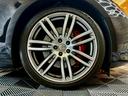足回りは純正20インチアルミとレッドキャリパーが付いております。