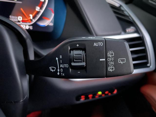 X7 M50i スカイラウンジパノラマサンルーフ・22インチオプションアルミ・2列目コンフォートシート・ウェルネスパッケージ・リアシートエンターテイメントシステムプロフェッショナル・全周囲カメラ 後席モニター(8枚目)