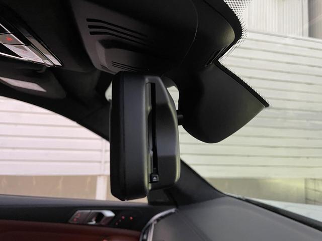 X7 M50i スカイラウンジパノラマサンルーフ・22インチオプションアルミ・2列目コンフォートシート・ウェルネスパッケージ・リアシートエンターテイメントシステムプロフェッショナル・全周囲カメラ 後席モニター(18枚目)