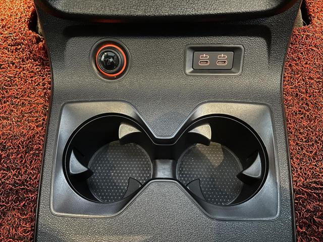 X7 M50i スカイラウンジパノラマサンルーフ・22インチオプションアルミ・2列目コンフォートシート・ウェルネスパッケージ・リアシートエンターテイメントシステムプロフェッショナル・全周囲カメラ 後席モニター(65枚目)