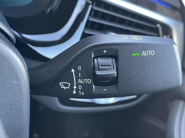 5シリーズ 530i Mスポーツ ヘッドアップディスプレイ アクティブクルーズコントロール 全周囲カメラ 前列シートヒーター 禁煙車  bluetooth 電動リアゲート 黒革シート 純正ナビ(10枚目)