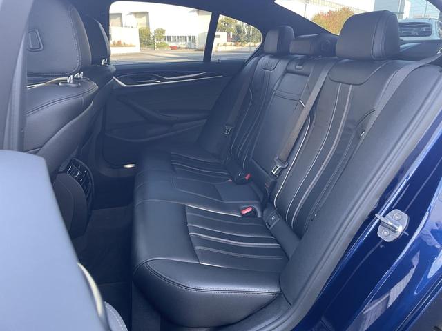5シリーズ 530i Mスポーツ ヘッドアップディスプレイ アクティブクルーズコントロール 全周囲カメラ 前列シートヒーター 禁煙車  bluetooth 電動リアゲート 黒革シート 純正ナビ(52枚目)