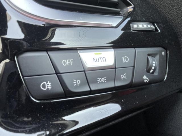 Ｚ４ Ｍ４０ｉ　ヘッドアップディスプレイ　Ｈａｒｍａｎ／Ｋａｒｄｏｎ　１９インチ純正ホイール　前列シートヒーター　禁煙車　　ｂｌｕｅｔｏｏｔｈ　純正ナビ　前席パワーシート　Ａｐｐｌｅ　Ｃａｒ　Ｐｌａｙ（12枚目）