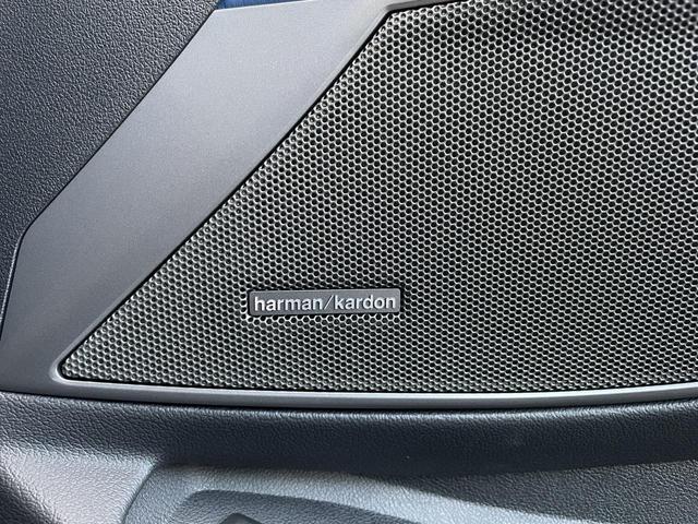 【ハーマンカードン】優れた音響技術と先進性の高いデザインが融合した、上質なインテリアのようなハイクオリティ・オーディオシステムを提供。ドライブで音楽をお楽しみください♪