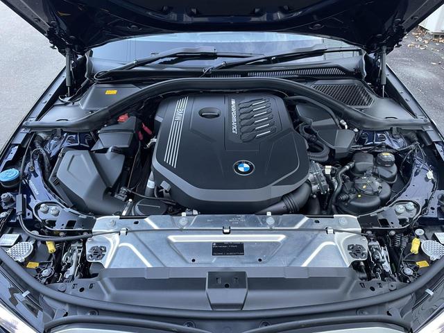 安心のＢＭＷ認定中古車は１００項目の箇所を徹底的にチェック致します。機械的な箇所や電気系、コンピューターなどをご納車前に点検し、交換基準に達した部品は全て新品に修理返品した後にご納車致します。