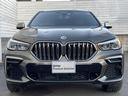 【キドニーグリル】BMWの代名詞。一目見ただけでBMWであると認識できる確固たるアイコンとして存在感を放ちます。