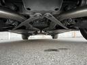 気になる中古車の下廻り。もちろん、納車時には整備スタッフによる点検を実施致しますので安心してご購入いただけます。