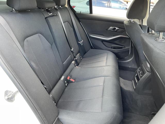 3シリーズ 320d xDrive エディションジョイ+ 認定中古車 2年保証付 ACC プラスPKG アラウンドビューモニター アンビエントライト 純正ナビ LEDヘッドライト ビルトインETC Apple CarPlay ディスプレイ・メーター・パネル(8枚目)