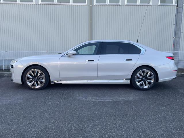 7シリーズ 740i エクセレンス 認定中古車 2年保証付 ACC  Individual エクステンド・ブラックレザー・メリノ・シート Bowers &Wilking パノラマ・ガラス・サンルーフ 全周囲カメラ パワーリアゲート(24枚目)