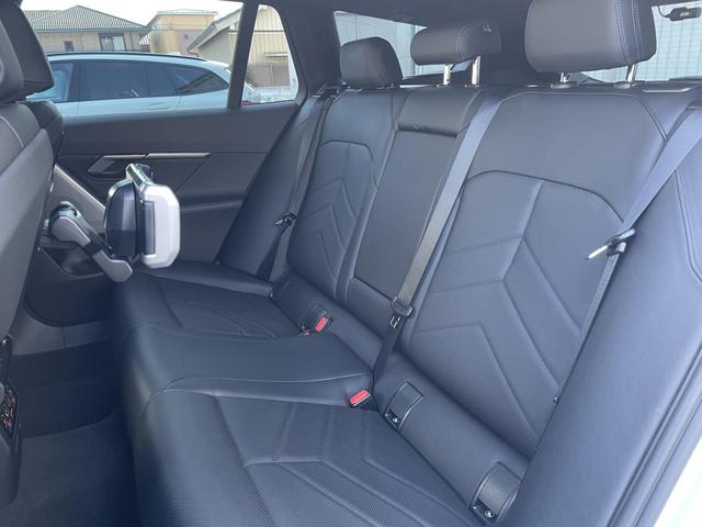 5シリーズ 523d xDriveツーリング Mスポーツ 認定中古車 2年保証付き 禁煙車 カーブドディスプレイ OP20インチAW アイコニックグロー 地上デジタルTV 全周囲カメラ パワーバックドア 純正ナビ ビルトインETC LEDヘッドライト(10枚目)