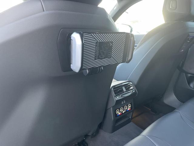 5シリーズ 523d xDriveツーリング Mスポーツ 認定中古車 2年保証付き 禁煙車 カーブドディスプレイ OP20インチAW アイコニックグロー 地上デジタルTV 全周囲カメラ パワーバックドア 純正ナビ ビルトインETC LEDヘッドライト(12枚目)