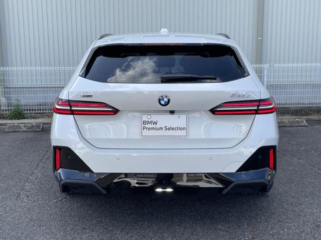 5シリーズ 523d xDriveツーリング Mスポーツ 認定中古車 2年保証付き 禁煙車 カーブドディスプレイ OP20インチAW アイコニックグロー 地上デジタルTV 全周囲カメラ パワーバックドア 純正ナビ ビルトインETC LEDヘッドライト(19枚目)