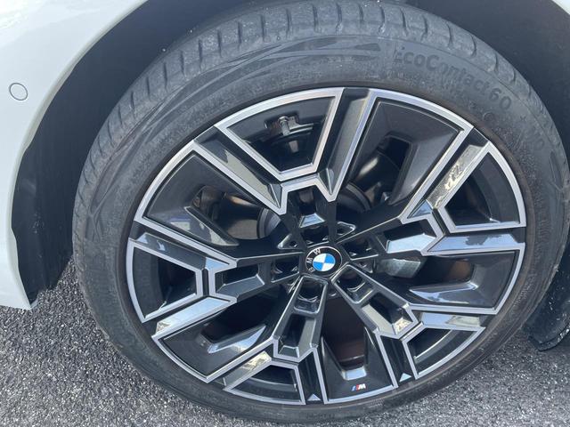 5シリーズ 523d xDriveツーリング Mスポーツ 認定中古車 2年保証付き 禁煙車 カーブドディスプレイ OP20インチAW アイコニックグロー 地上デジタルTV 全周囲カメラ パワーバックドア 純正ナビ ビルトインETC LEDヘッドライト(44枚目)