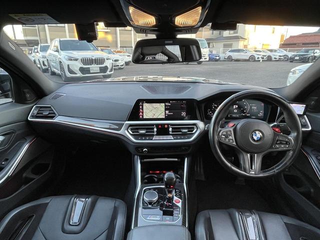 Ｍ３ Ｍ３セダン　コンペティション　Ｍ　ｘＤｒｉｖｅ　認定中古車　２年保証付　ＭＣａｒｂｏｎバケットシート　インテリアモールカーボンファイバー　Ｍコンパウンドブレーキ　地上デジタルＴＶ　Ｈａｒｍａｎ／Ｋａｒｄｏｎサラウンドサウンドシステム（2枚目）