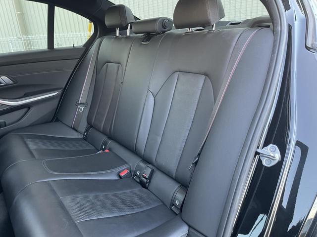 Ｍ３ Ｍ３セダン　コンペティション　Ｍ　ｘＤｒｉｖｅ　認定中古車　２年保証付　ＭＣａｒｂｏｎバケットシート　インテリアモールカーボンファイバー　Ｍコンパウンドブレーキ　地上デジタルＴＶ　Ｈａｒｍａｎ／Ｋａｒｄｏｎサラウンドサウンドシステム（11枚目）