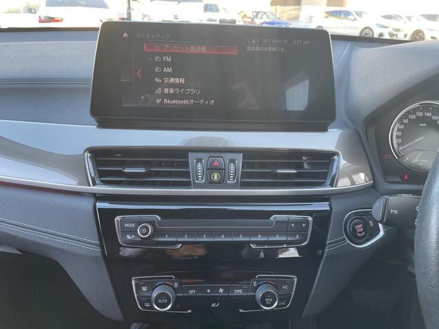 Ｘ１ ｘＤｒｉｖｅ　１８ｄ　ｘライン　認定中古車　２年保証付　ＡＣＣ　禁煙車　４ＷＤ　アンビエントライト　純正ナビ　バックカメラ　パワーバックドア　ＬＥＤヘッドライト　純正１８インチＡＷ　ルーフレール　ハーフレザーシート（6枚目）