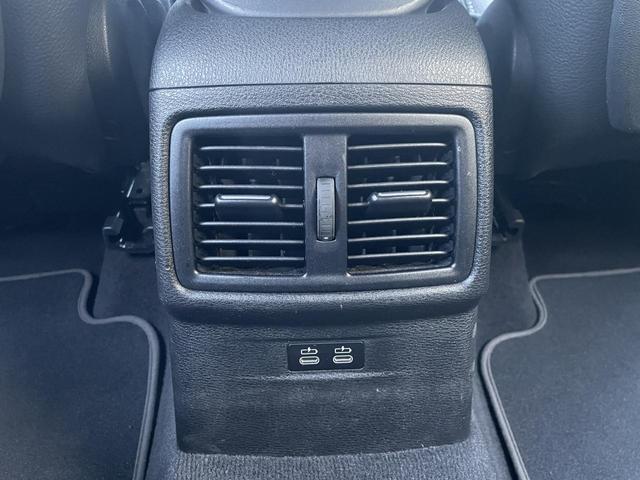 Ｘ１ ｘＤｒｉｖｅ　１８ｄ　ｘライン　認定中古車　２年保証付　ＡＣＣ　禁煙車　４ＷＤ　アンビエントライト　純正ナビ　バックカメラ　パワーバックドア　ＬＥＤヘッドライト　純正１８インチＡＷ　ルーフレール　ハーフレザーシート（12枚目）