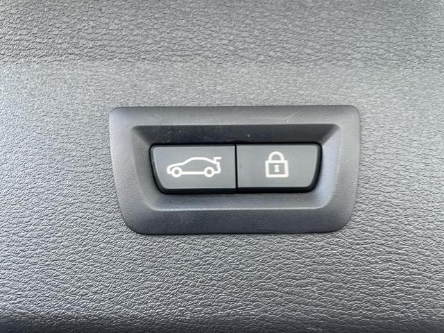 Ｘ１ ｘＤｒｉｖｅ　１８ｄ　ｘライン　認定中古車　２年保証付　ＡＣＣ　禁煙車　４ＷＤ　アンビエントライト　純正ナビ　バックカメラ　パワーバックドア　ＬＥＤヘッドライト　純正１８インチＡＷ　ルーフレール　ハーフレザーシート（15枚目）