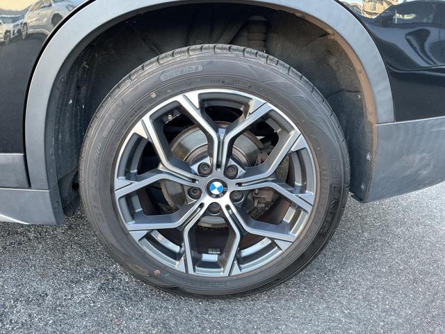 Ｘ１ ｘＤｒｉｖｅ　１８ｄ　ｘライン　認定中古車　２年保証付　ＡＣＣ　禁煙車　４ＷＤ　アンビエントライト　純正ナビ　バックカメラ　パワーバックドア　ＬＥＤヘッドライト　純正１８インチＡＷ　ルーフレール　ハーフレザーシート（52枚目）