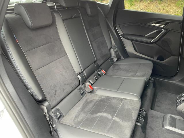 X1 xDrive 20i Mスポーツ 認定中古車 4WD カーブドディスプレイ ハーフレザーシート アップルカープレイ アダプティブクルーズコントロール サラウンドビューモニター ワイヤレスチャージング シートヒーター アダプティブLED(14枚目)