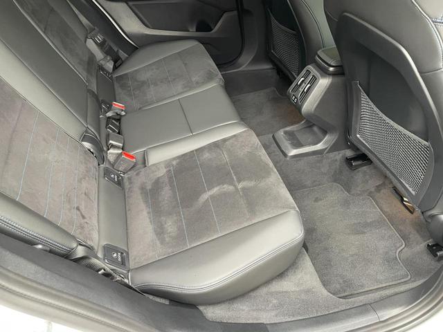 X1 xDrive 20i Mスポーツ 認定中古車 4WD カーブドディスプレイ ハーフレザーシート アップルカープレイ アダプティブクルーズコントロール サラウンドビューモニター ワイヤレスチャージング シートヒーター アダプティブLED(15枚目)