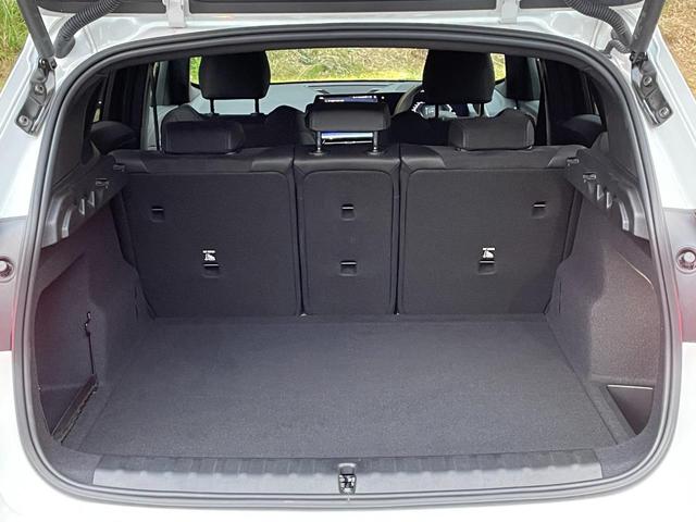 X1 xDrive 20i Mスポーツ 認定中古車 4WD カーブドディスプレイ ハーフレザーシート アップルカープレイ アダプティブクルーズコントロール サラウンドビューモニター ワイヤレスチャージング シートヒーター アダプティブLED(16枚目)