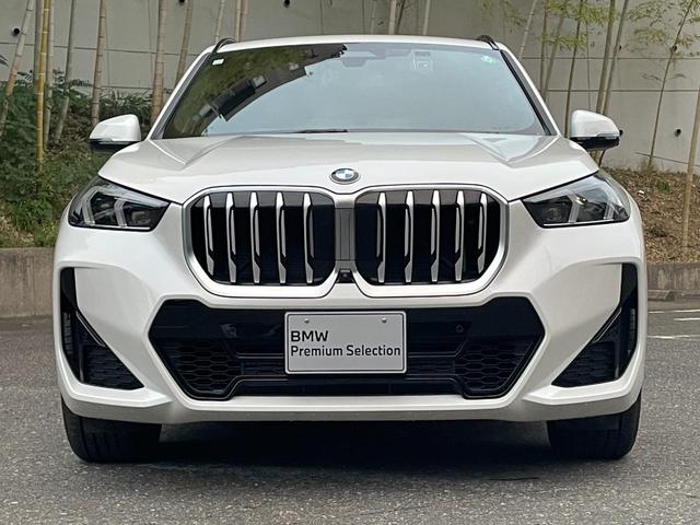 X1 xDrive 20i Mスポーツ 認定中古車 4WD カーブドディスプレイ ハーフレザーシート アップルカープレイ アダプティブクルーズコントロール サラウンドビューモニター ワイヤレスチャージング シートヒーター アダプティブLED(23枚目)