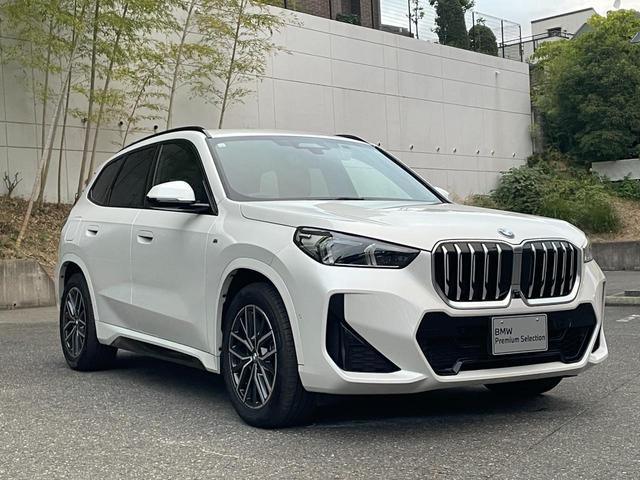 X1 xDrive 20i Mスポーツ 認定中古車 4WD カーブドディスプレイ ハーフレザーシート アップルカープレイ アダプティブクルーズコントロール サラウンドビューモニター ワイヤレスチャージング シートヒーター アダプティブLED(24枚目)