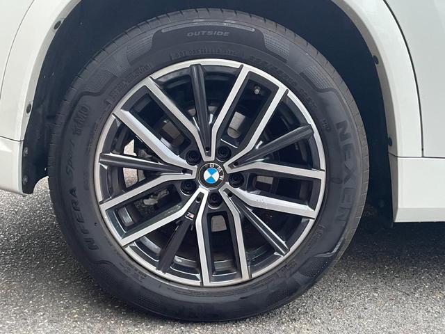 X1 xDrive 20i Mスポーツ 認定中古車 4WD カーブドディスプレイ ハーフレザーシート アップルカープレイ アダプティブクルーズコントロール サラウンドビューモニター ワイヤレスチャージング シートヒーター アダプティブLED(54枚目)