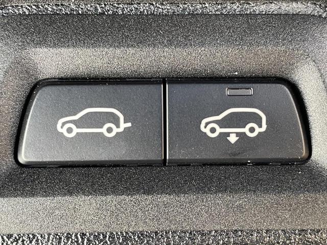 X7 xDrive 40d Mスポーツ 認定中古車 6人乗り スカイラウンジパノラマサンルーフ タルトゥーフォレザー ハーマンカードン シートベンチレーション サラウンドビューモニター 保温保冷カップホルダー OP22インチアルミホイール(27枚目)