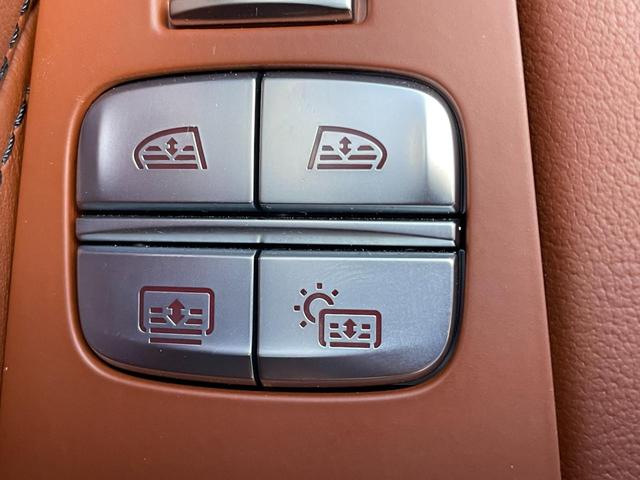 X7 xDrive 40d Mスポーツ 認定中古車 6人乗り スカイラウンジパノラマサンルーフ タルトゥーフォレザー ハーマンカードン シートベンチレーション サラウンドビューモニター 保温保冷カップホルダー OP22インチアルミホイール(28枚目)