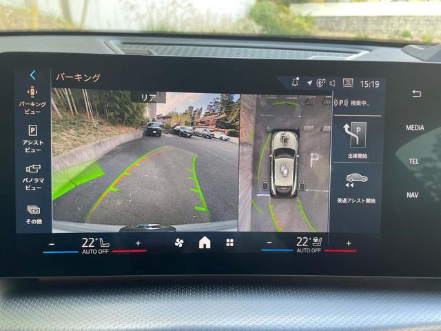 【アラウンドビューモニター】バックカメラに加え、３６０度のカメラで駐車も楽々。駐車が苦手な方でも安心してお乗りいただけます。
