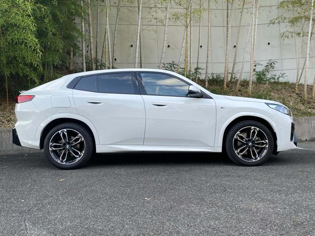 重量バランスを５０：５０にすることで、よりドライバーのハンドル操作、アクセル操作が思いのままに駆け抜けます。思いのままの“駆け抜ける喜び、ぜひ試乗車も用意しておりますのでご体感ください！