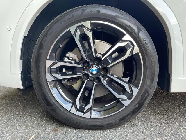純正ホイール。ＢＭＷならではの卓越した走りを支えるホイールと足回りです！日本車の走りに慣れている方にもぜひ体感して頂きたいほど、高いレベルでまとまっています！