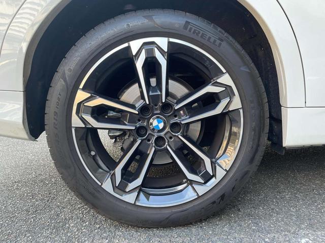 純正ホイール。ＢＭＷならではの卓越した走りを支えるホイールと足回りです！日本車の走りに慣れている方にもぜひ体感して頂きたいほど、高いレベルでまとまっています！