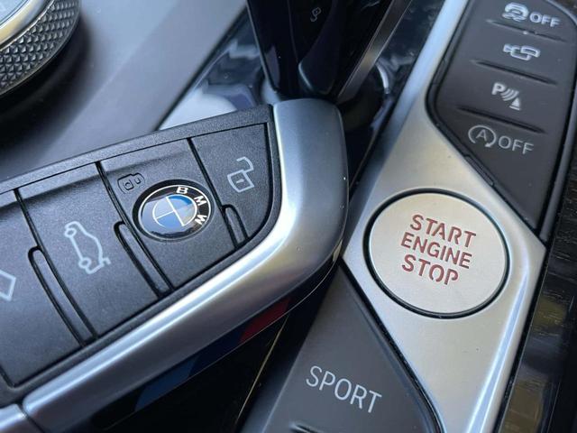 �a�l�v�̃X�e�A�����O�̃����́A��ʓI�Ȃ��̂�菭�����߂Ƀf�U�C������Ă��܂��B�@����̓^�C����X�e�A�����O�V���t�g�Ȃǂ���ē`���H�ʂ���̓��͂��A��������Ɣc�����邽�߂ł��B