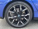 純正ホイール。BMWならではの卓越した走りを支えるホイールと足回りです!日本車の走りに慣れている方にもぜひ体感して頂きたいほど、高いレベルでまとまっています!