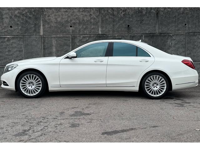 Ｓクラス Ｓ４００ハイブリッド　エクスクルーシブ　レーダーセーフティ・ディーラー整備記録・黒革シート・シートヒーター／クーラー・マッサージ機能付き・イージークローザー・ブルメスター・３６０°カメラ・パノラマサンルーフ・ＡＣＣ・純正１９インチＡＷ（8枚目）