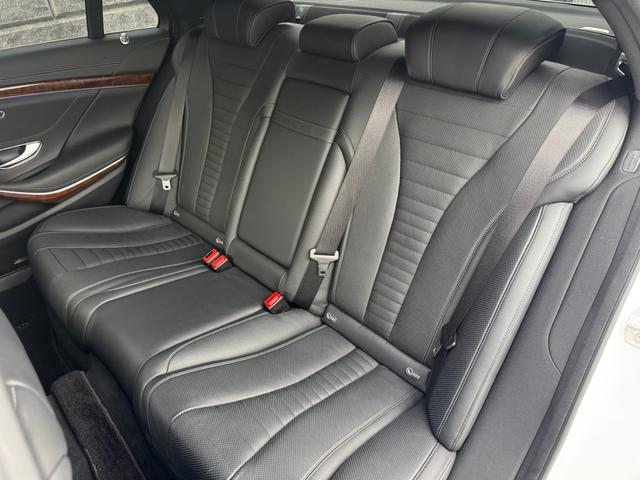 Ｓクラス Ｓ４００ハイブリッド　エクスクルーシブ　レーダーセーフティ・ディーラー整備記録・黒革シート・シートヒーター／クーラー・マッサージ機能付き・イージークローザー・ブルメスター・３６０°カメラ・パノラマサンルーフ・ＡＣＣ・純正１９インチＡＷ（44枚目）