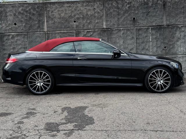 Cクラス C180カブリオレスポーツ レザーエクスクルーシブパッケージ/ワンオーナー/後期型/赤革シート/赤幌/電動オープン/レーダーセーフティ/ACC/アンビエントライト/シートヒーター/HUD/LEDヘッド/純正19インチAW(8枚目)